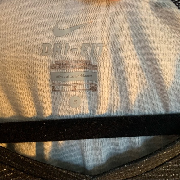 Nike Athletic t-shirt - Picture 2 of 5